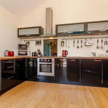 Hawthornden * Ханманби